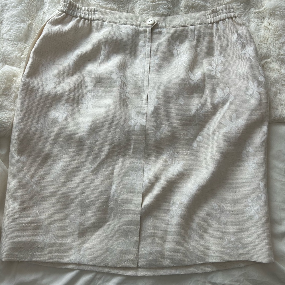 Vintage Cream/White Skirt